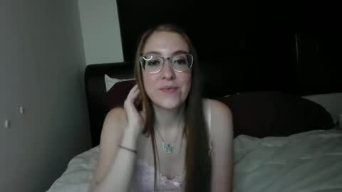 jilliangiselle online show from March 3, 2026, 5:24 am