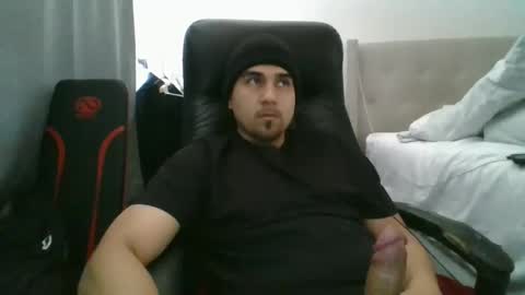 jilmmartinez online show from September 14, 2025, 5:01 pm