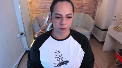 jimena  online show from February 5, 2025, 3:02 am