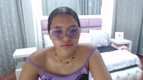 Snapshot of jimena_bell chatting on September 24, 2025, 1:58 pm Jimena online show from September 24, 2025, 1:58 pm