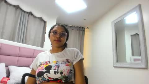 Snapshot of jimena_bell chatting on October 1, 2025, 3:07 pm Jimena online show from October 1, 2025, 3:07 pm