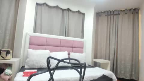 Snapshot of jimena_bell chatting on October 3, 2025, 1:08 pm Jimena online show from October 3, 2025, 1:08 pm