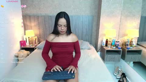 Snapshot of jimena_salazar chatting on June 4, 2026, 7:31 pm Jimena Salazar online show from June 4, 2026, 7:31 pm