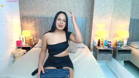 Snapshot of jimena_salazar chatting on June 18, 2026, 7:40 pm Jimena Salazar online show from June 18, 2026, 7:40 pm