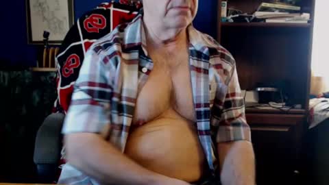 Snapshot of jimikb chatting on February 23, 2025, 5:07 pm Jim online show from February 23, 2025, 5:07 pm
