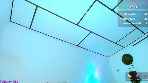 Jimm  Independent Model  online show from November 29, 2025, 1:14 pm