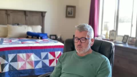 Snapshot of jimmyaaron chatting on December 22, 2024, 5:32 pm Dad of Three online show from December 22, 2024, 5:32 pm