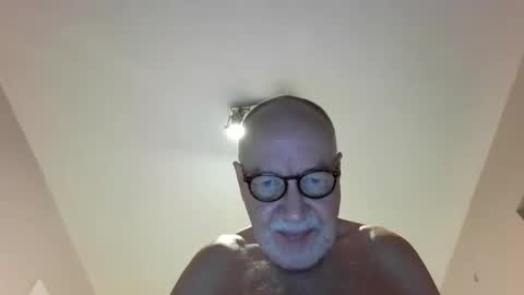 Snapshot of jimmybenido chatting on November 1, 2025, 5:37 pm Jim Redgewell online show from November 1, 2025, 5:37 pm