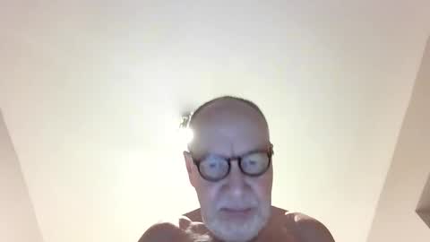 Snapshot of jimmybenido chatting on November 10, 2025, 5:45 pm Jim Redgewell online show from November 10, 2025, 5:45 pm