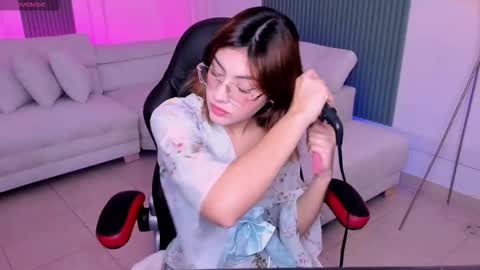 Jin Harrison    online show from October 15, 2025, 10:59 am