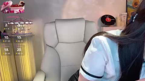 jingtian_8888 online show from December 20, 2025, 3:46 am