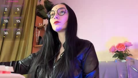 Jinhee Noir online show from December 1, 2025, 10:42 am