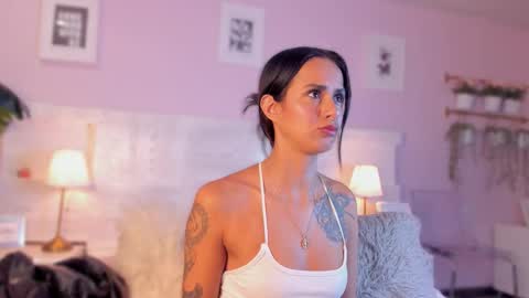 Jinx  online show from November 25, 2025, 2:06 pm