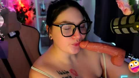 Jinyxx3 online show from May 8, 2026, 6:24 pm