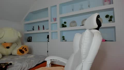 Juliee online show from April 23, 2026, 5:26 pm