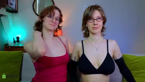 Snapshot of jitoon_exe chatting on April 24, 2026, 4:31 pm Hey Guys We are Julia ginger Tina brunette online show from April 24, 2026, 4:31 pm