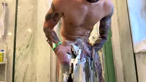 jiusjiam online show from March 29, 2026, 1:44 pm