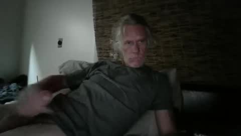 Snapshot of jizzmitten5 chatting on May 29, 2026, 5:16 am jizzmitten5 online show from May 29, 2026, 5:16 am