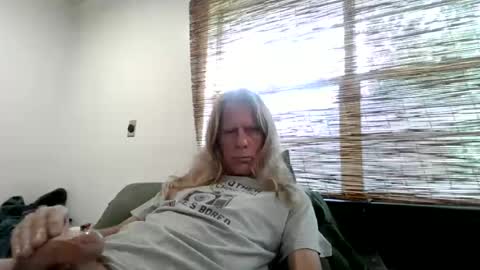 Snapshot of jizzmitten5 chatting on June 14, 2026, 8:11 pm jizzmitten5 online show from June 14, 2026, 8:11 pm