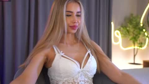 Jenny online show from April 30, 2026, 8:09 am