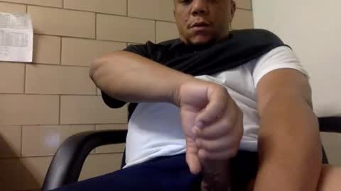 Snapshot of jln102004 chatting on October 21, 2025, 2:29 pm Holmesfifth online show from October 21, 2025, 2:29 pm