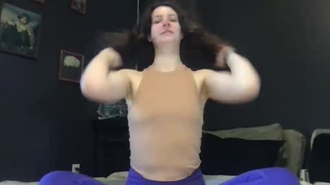 jlynn1997 online show from May 4, 2026, 12:45 pm