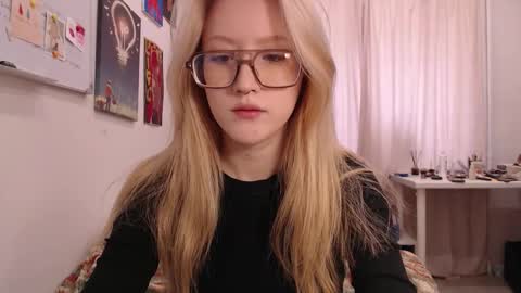 joan_kiss online show from September 24, 2025, 8:17 am