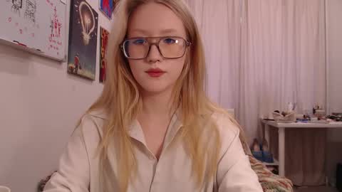 joan_kiss online show from October 1, 2025, 12:55 pm