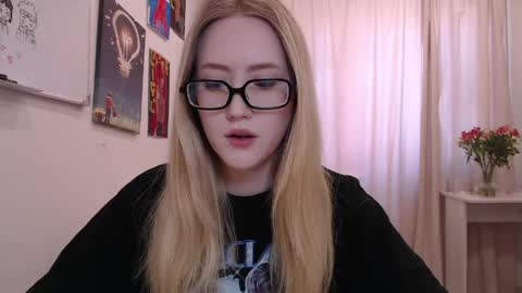 Snapshot of joan_kiss chatting on April 17, 2026, 9:01 am joan_kiss online show from April 17, 2026, 9:01 am