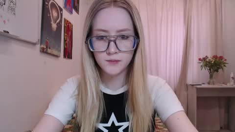 Snapshot of joan_kiss chatting on April 23, 2026, 12:29 pm joan_kiss online show from April 23, 2026, 12:29 pm