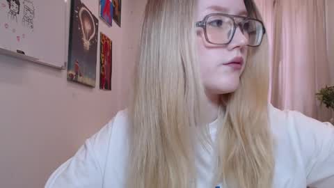 Snapshot of joan_kiss chatting on May 1, 2026, 8:19 am joan_kiss online show from May 1, 2026, 8:19 am