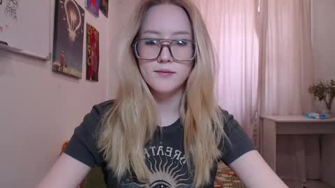 Snapshot of joan_kiss chatting on May 16, 2026, 10:36 am joan_kiss online show from May 16, 2026, 10:36 am