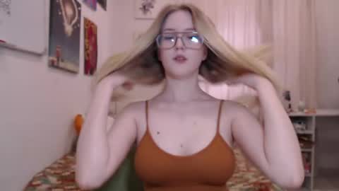 Snapshot of joan_kiss chatting on May 29, 2026, 2:37 pm joan_kiss online show from May 29, 2026, 2:37 pm