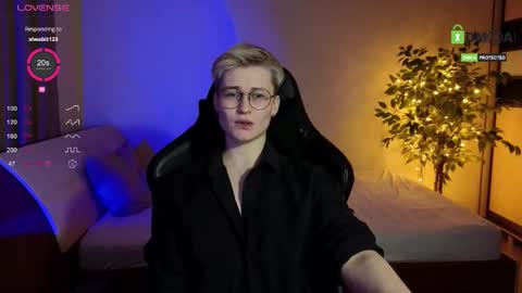 Snapshot of joan_night chatting on February 1, 2026, 7:56 pm J online show from February 1, 2026, 7:56 pm