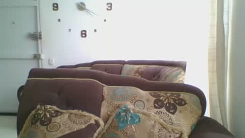 JOAN SAENZ online show from December 17, 2025, 9:21 pm