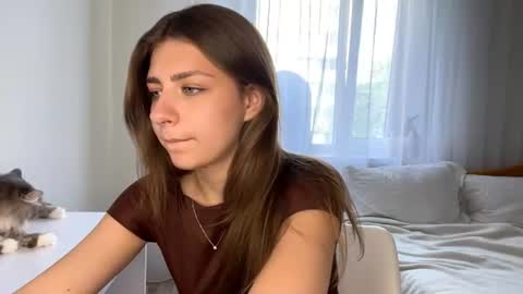 Bella online show from July 16, 2026, 12:33 pm