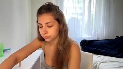 Bella online show from July 24, 2026, 11:19 am