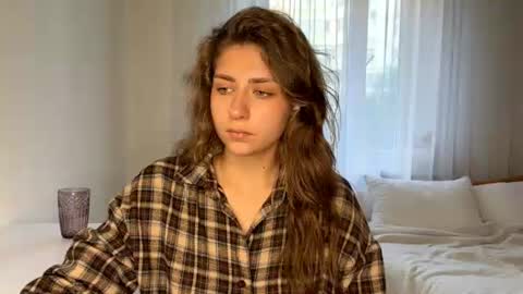 Bella online show from July 28, 2026, 4:39 pm