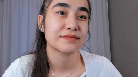 Mia online show from December 15, 2024, 1:11 pm