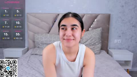 Mia online show from December 20, 2024, 1:43 pm