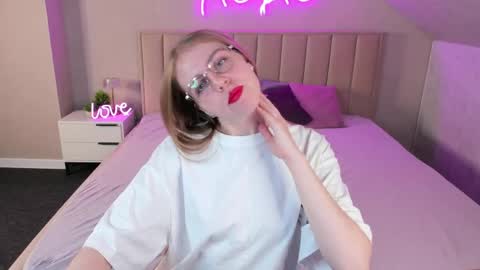 joann_shermann online show from May 21, 2026, 1:23 am