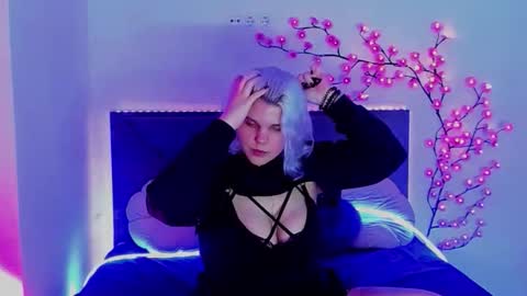 Snapshot of joannlowes chatting on May 18, 2026, 6:58 pm Joann online show from May 18, 2026, 6:58 pm