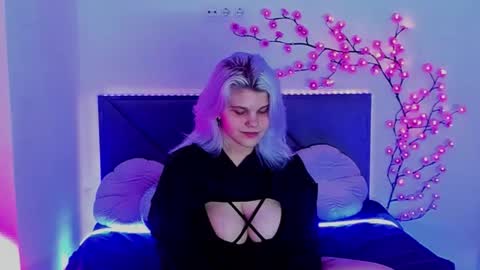 Snapshot of joannlowes chatting on May 25, 2026, 7:42 pm Joann online show from May 25, 2026, 7:42 pm