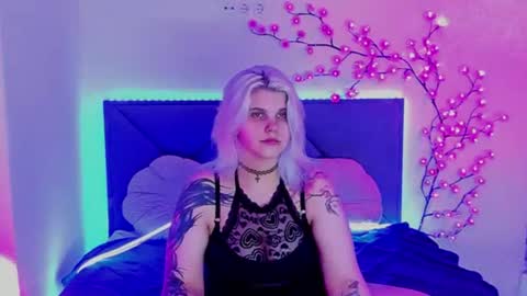 Snapshot of joannlowes chatting on June 19, 2026, 8:45 pm Joann online show from June 19, 2026, 8:45 pm