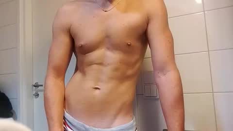 Snapshot of joaquin_h chatting on October 10, 2025, 5:39 am Joaquin online show from October 10, 2025, 5:39 am