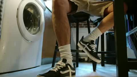 GUILLAUME feet and socks online show from February 8, 2025, 8:31 am