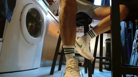 GUILLAUME feet and socks online show from February 16, 2025, 4:10 pm