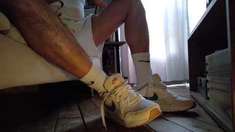 GUILLAUME feet and socks online show from February 22, 2025, 2:08 pm