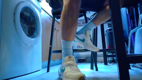 GUILLAUME feet and socks online show from March 1, 2025, 8:13 am