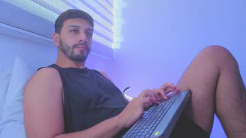 Snapshot of joel_callvil chatting on December 21, 2025, 12:01 pm Joel Callvil online show from December 21, 2025, 12:01 pm